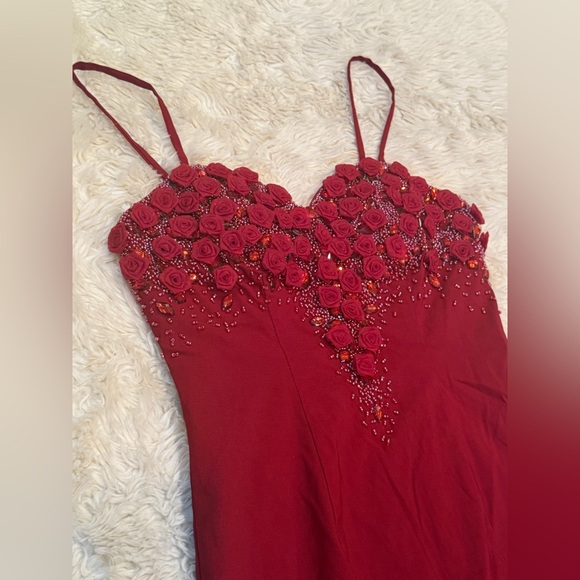 NWOT Tempest Storm by Tatyana Red Beaded Rosette Wiggle Dress - Size Small - Picture 3 of 8
